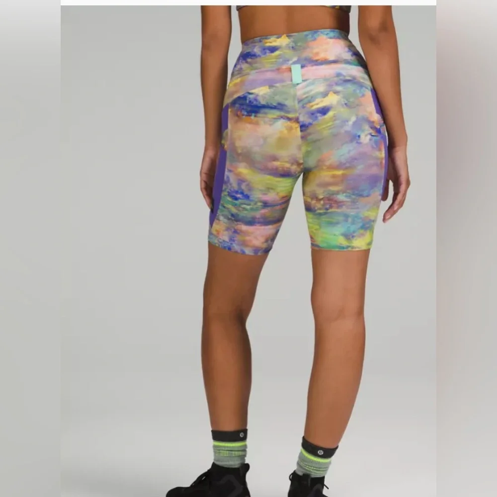 Lululemon Cargo Super-High-Rise Cargo SHR Hiking Short 8" sz 2 NWT - Picture 3 of 6